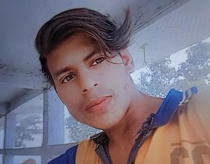 Aligarh News: बाइक सवार युवक ट्रैक्टर-ट्राली से टकराया, हादसे में जम्मू-कश्मीर के मजदूर की मौत Jammu and Kashmir laborer dies in accident
