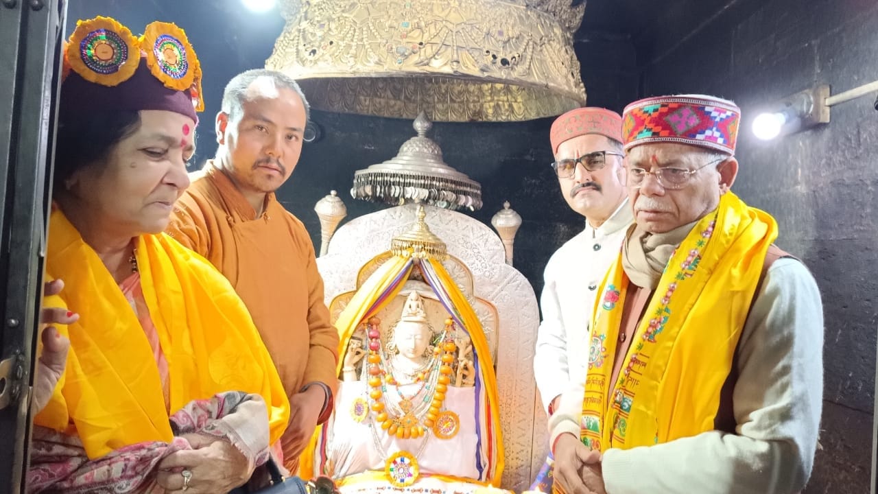 Governor visited Mrikula Devi and Trilokinath