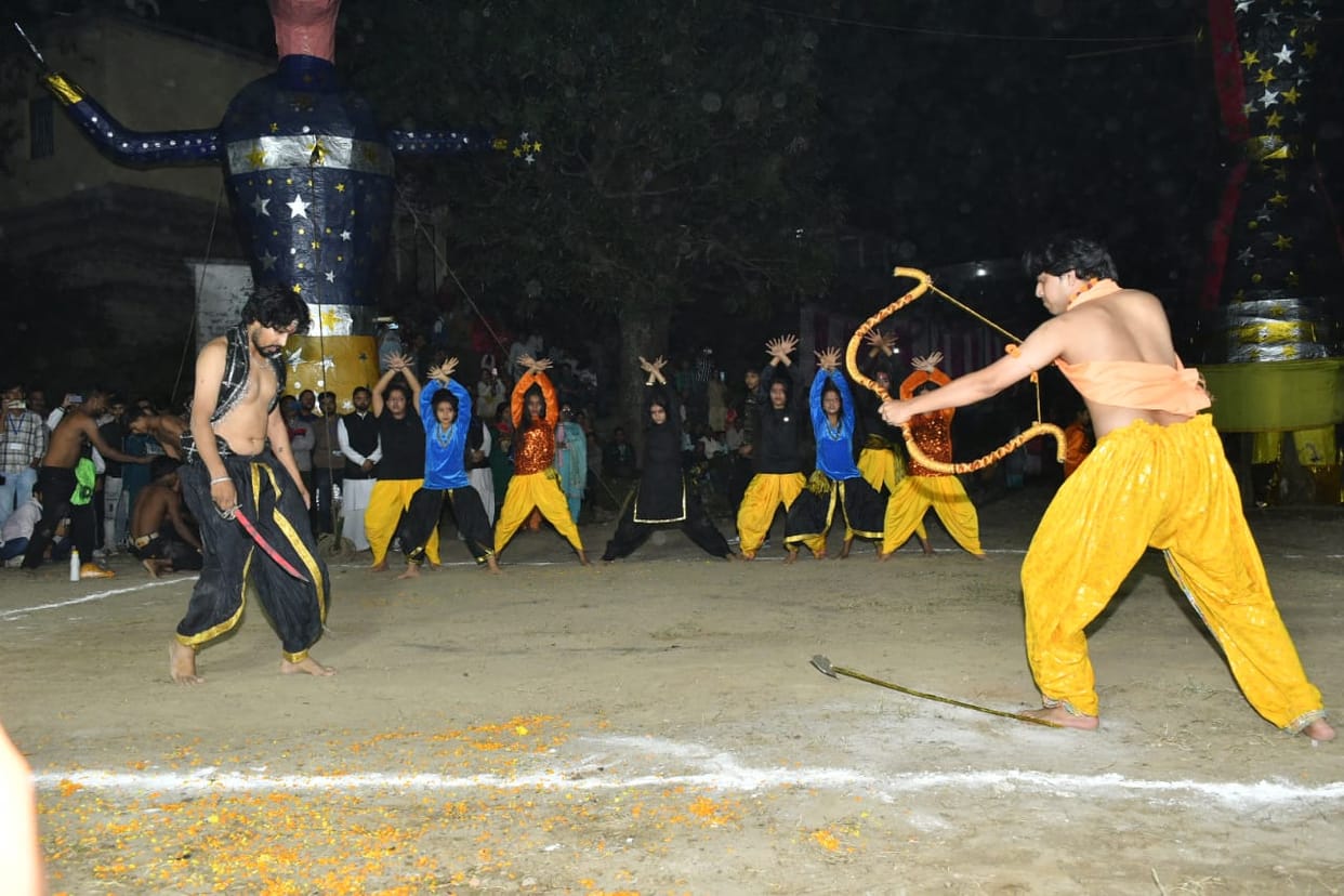 Procession taken out on Dussehra to the beat of drums, effigies of evil burnt