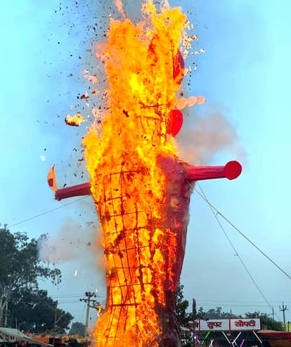 When the arrow came from Shri Ram's bow, the effigy of Ravana burst into flames.
