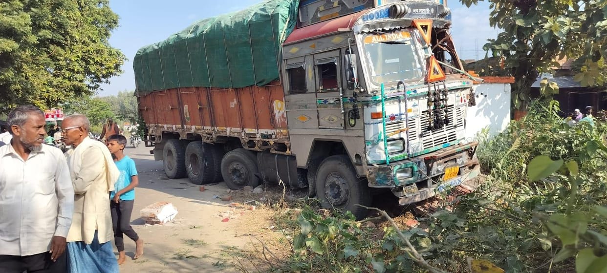 Uncontrolled truck entered Gadaura police picket