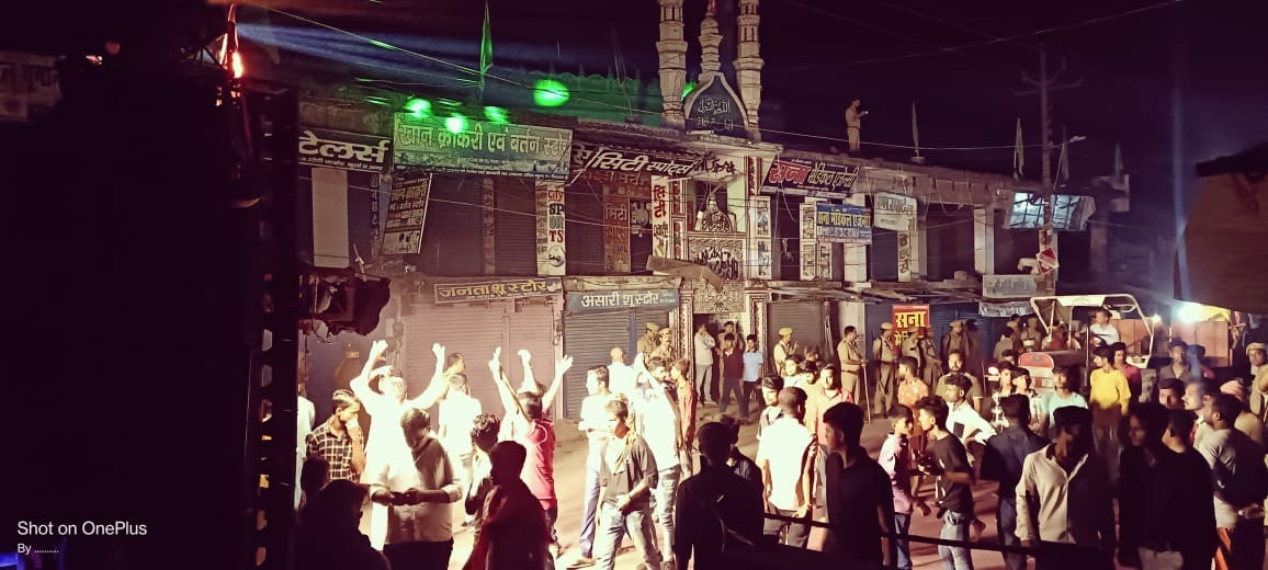 Rumor of stone pelting while going for Durga idol immersion, police force deployed