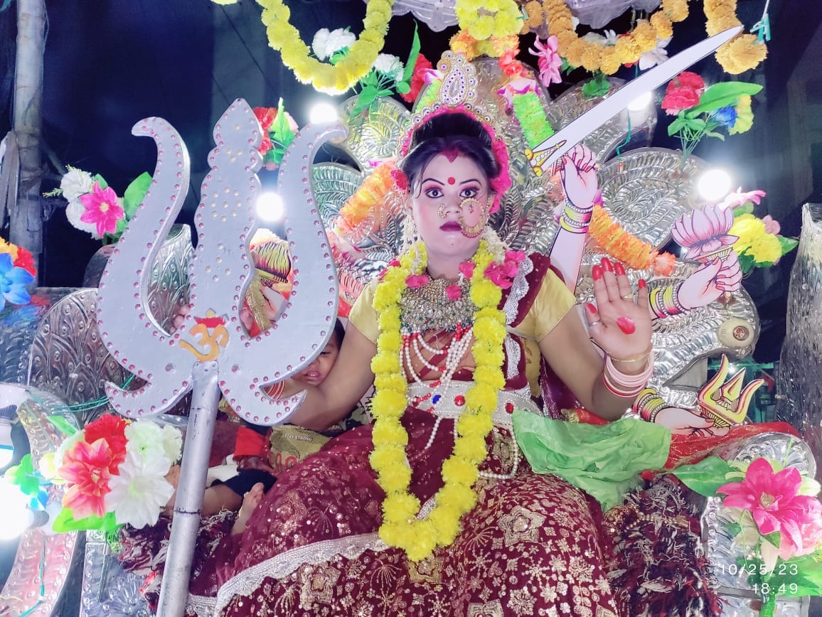 A grand procession of Mata Mahakali was taken out.