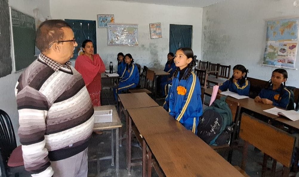 Additional Director of Secondary conducted surprise inspection of schools