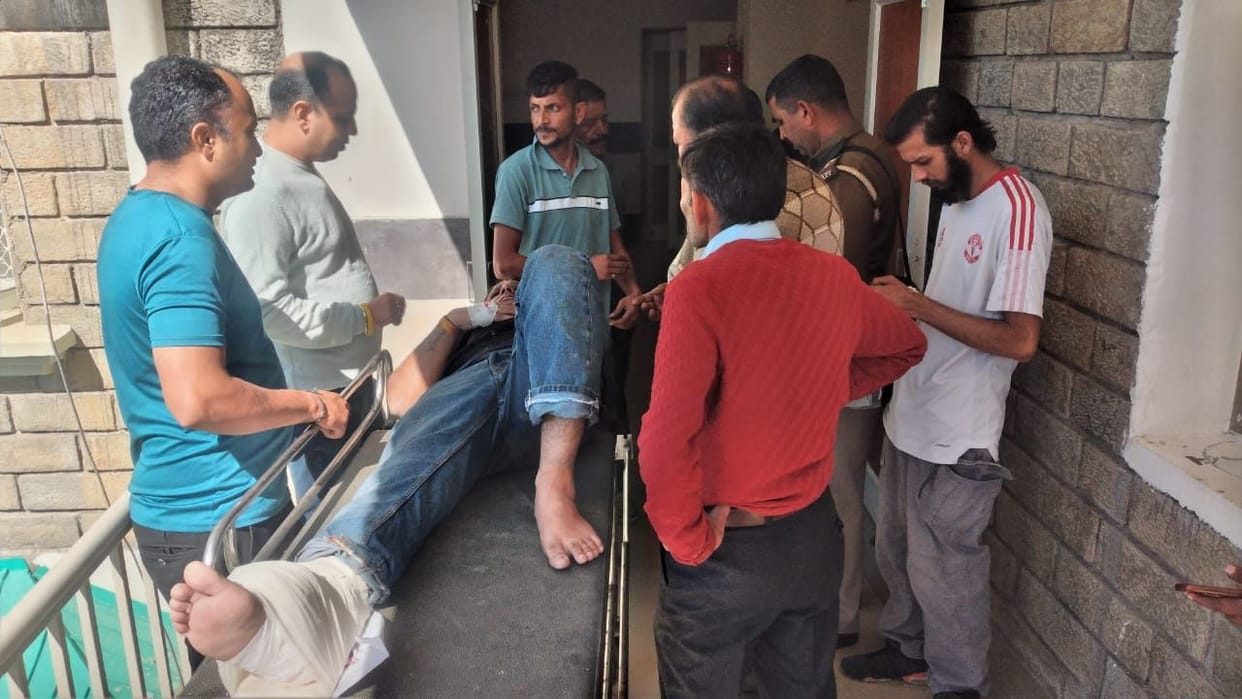 Youth injured in collision between car and bike in Sahal