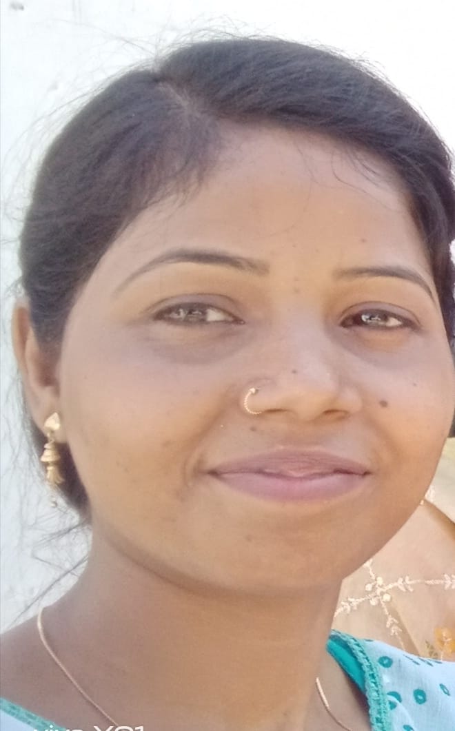 A snake wrapped around a girl's neck while she was sleeping, she died due to bite.