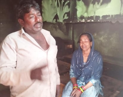 Budaun News: बिजली लाइन की चिंगारी से घर में लगी आग, डेढ़ लाख का सामान जला House caught fire due to spark from power line, goods worth Rs 1.5 lakh burnt