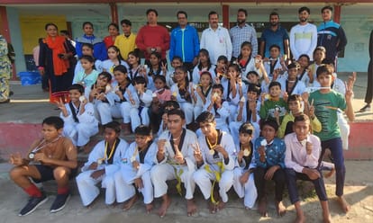 Akshat and Pankhuri first in Taekwondo Finweight