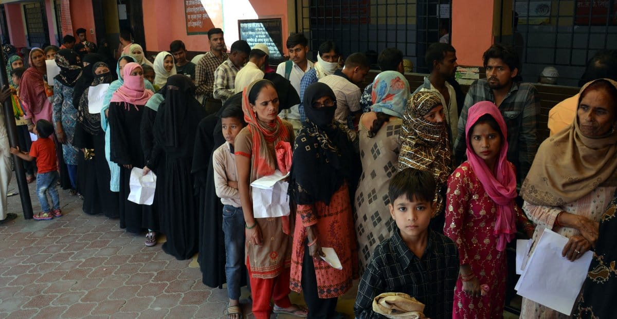 Woman dies of fever, four more dengue patients found