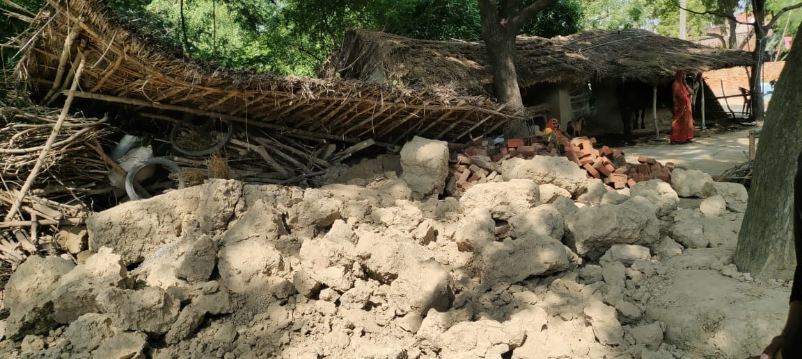 Mud wall collapses, mother dies, daughter injured after being buried under debris