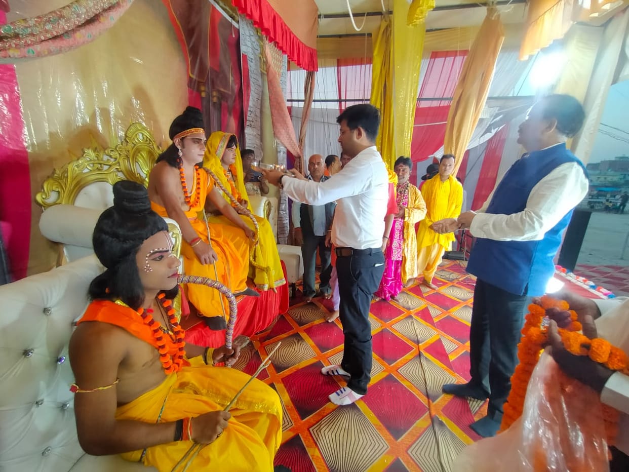 First Tilak Vashishtha Muni Kinha, Puni Sab Vipranah Aaysu Dinha