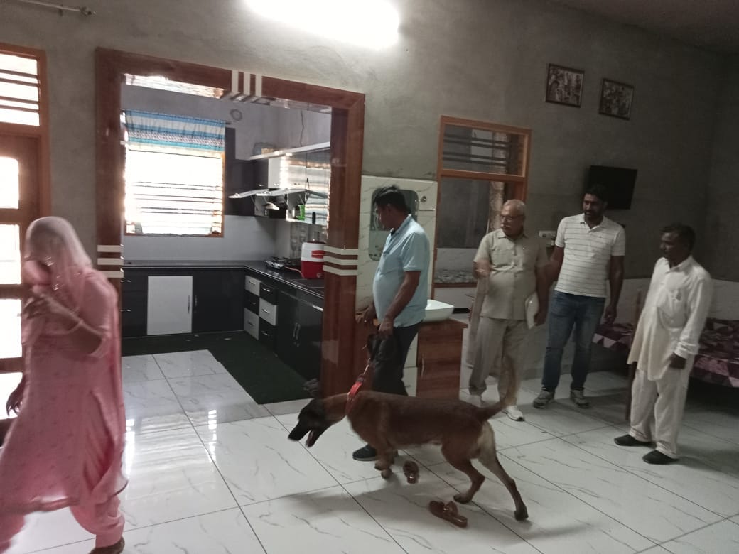 State Narcotic Control Bureau raids the houses of drug smugglers with Michael Dog