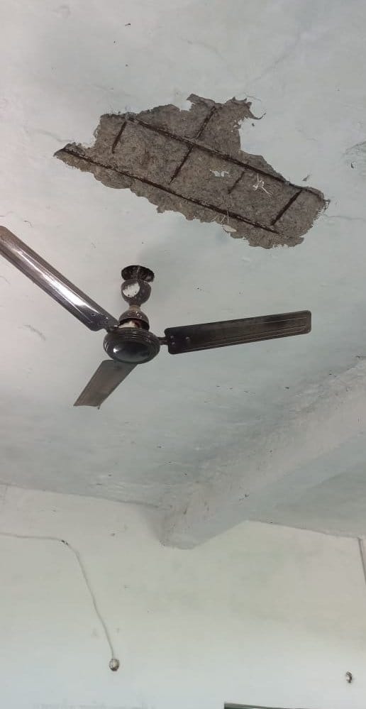 Debris from dilapidated roof fell during teaching work in primary school