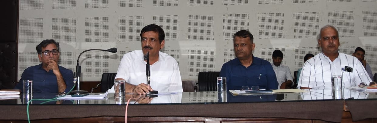 Licenses of those tagging fertilizers and seeds along with other goods will be cancelled.