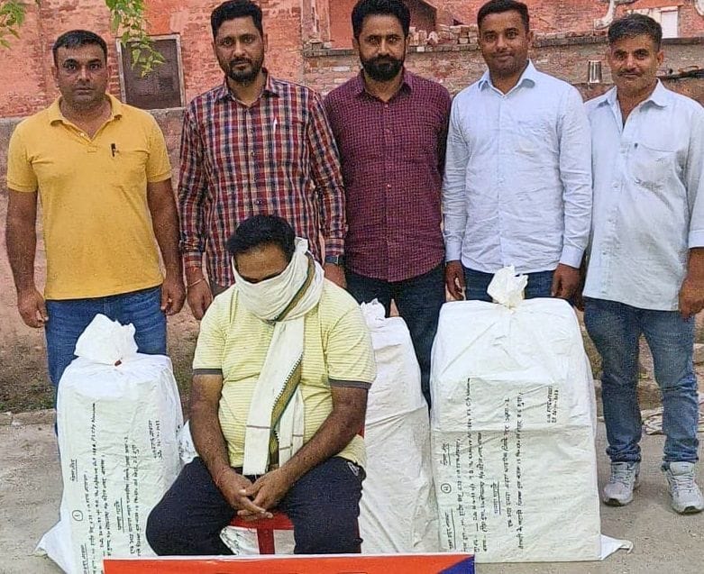 Person selling firecrackers without license arrested, 78 kg. Firecrackers recovered