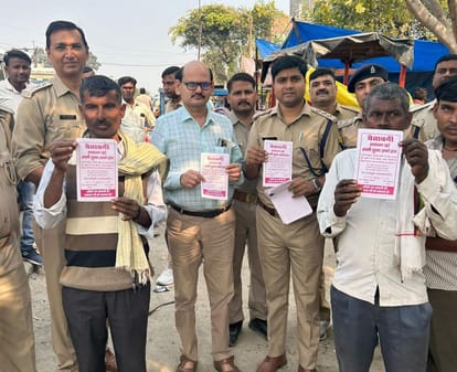 Excise team raided Meera Sarai, 100 liters of illegal liquor recovered