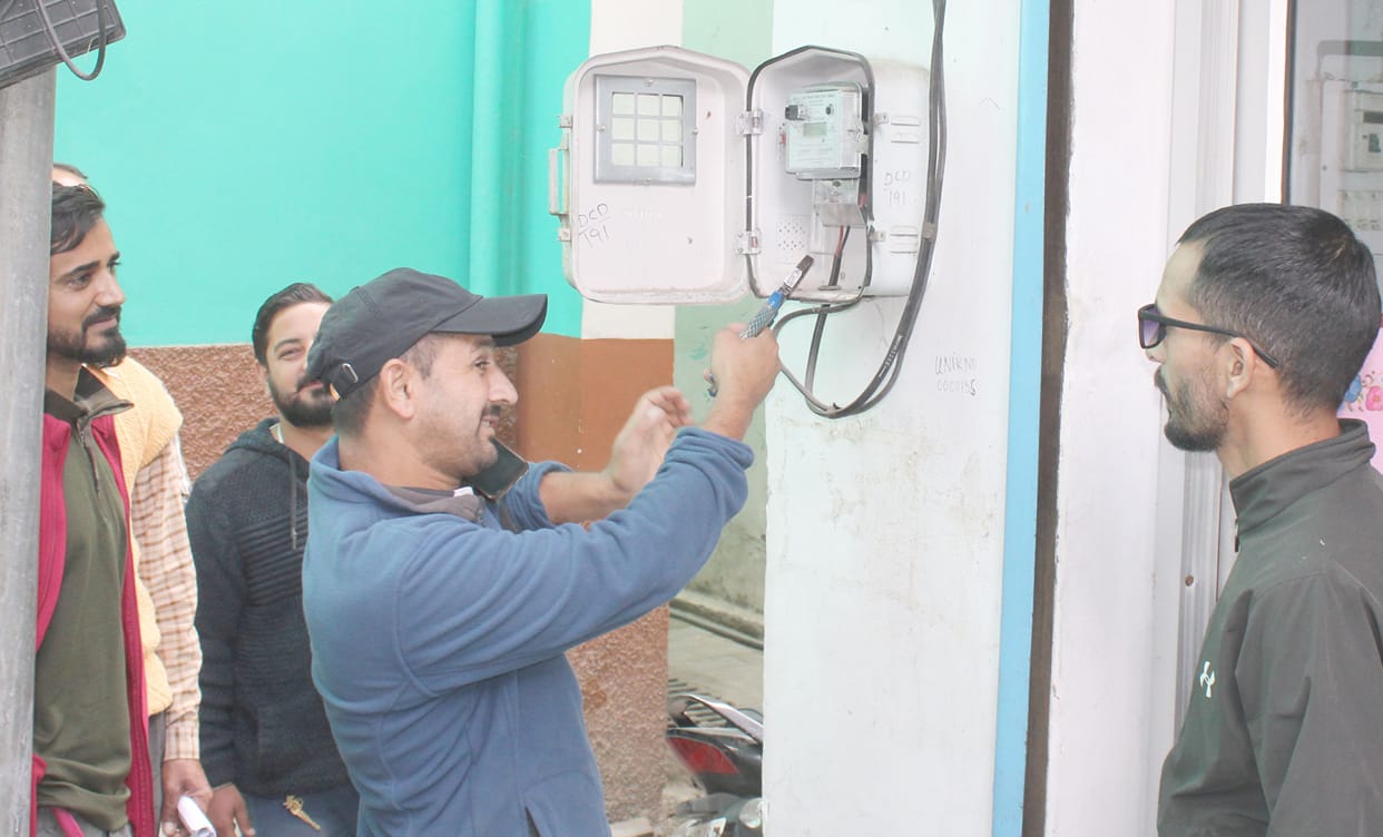 Leave of electrical employees cancelled, connections of defaulter consumers will be disconnected today