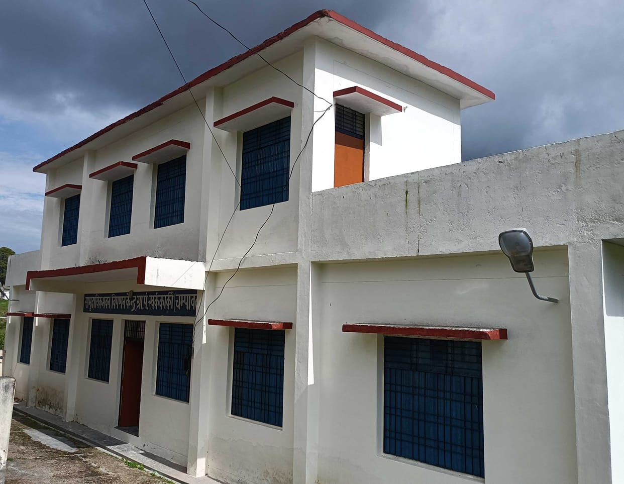 Destruction: 191 government buildings are locked