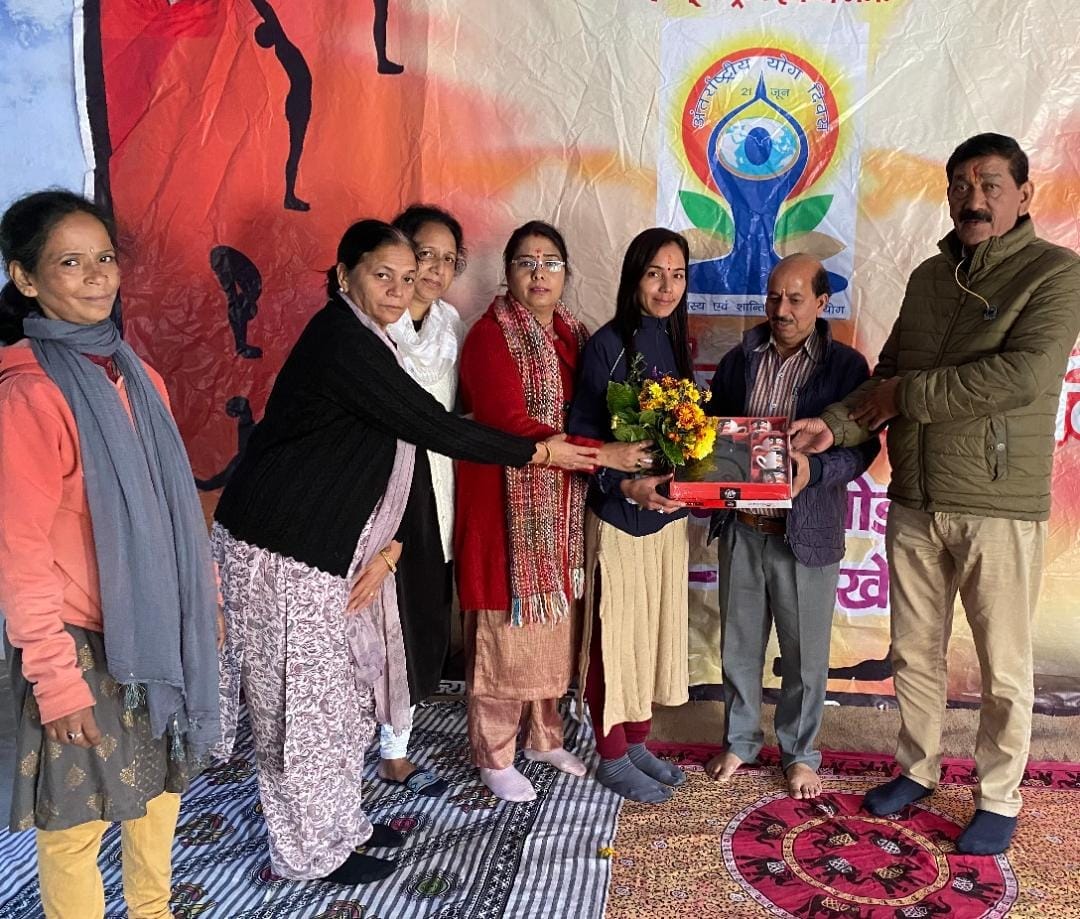 Students honored in ranikhet