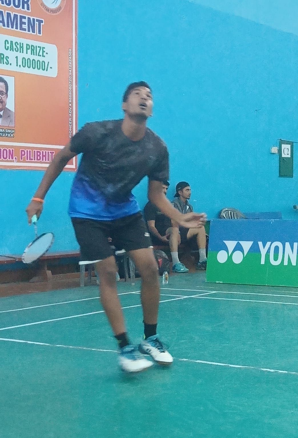 Badminton: 65 matches took place on the second day, 45 players reached the next round.