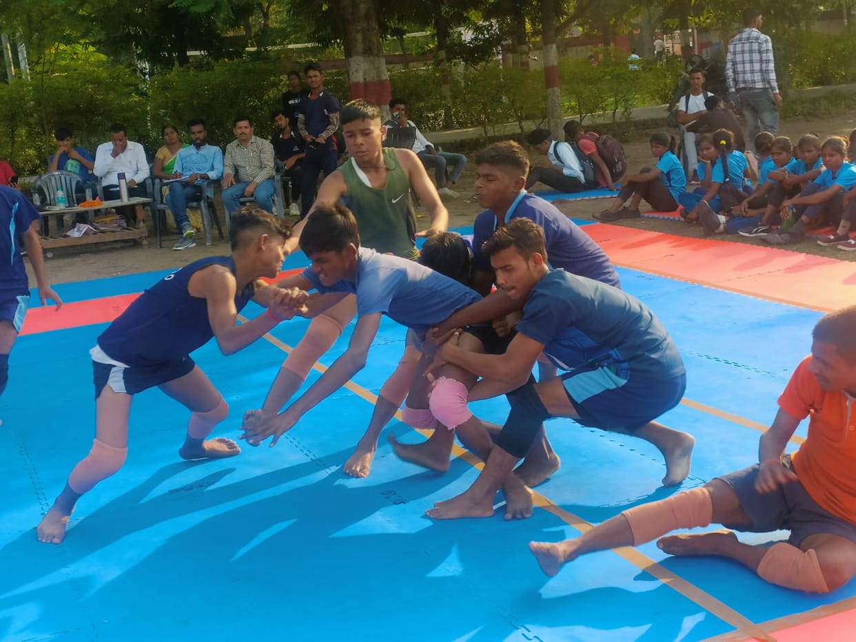 Badaun team was winner in boys category, Pilibhit team was winner in girls category.