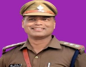 Four police personnel received the Excellent Honor Medal
