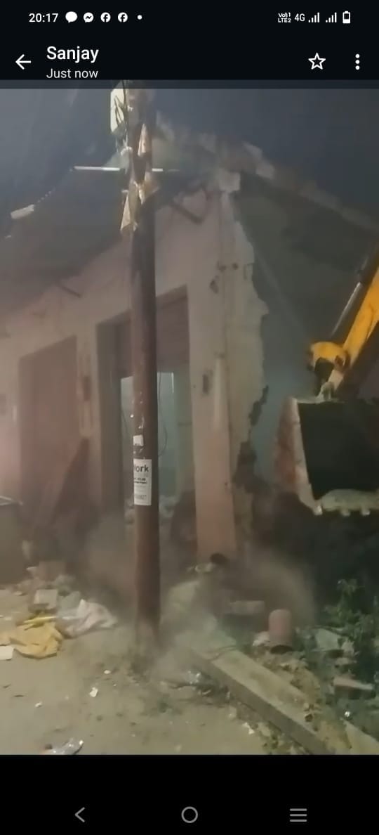 Encroachment broke two shops and a building