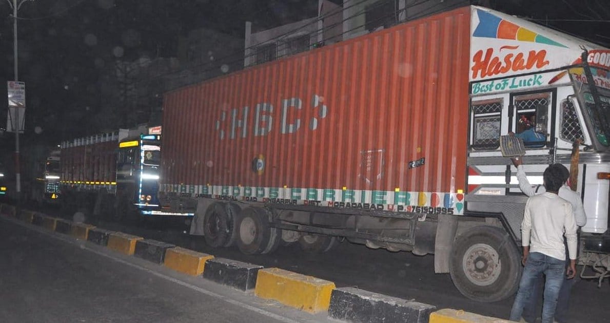 Work started on railway gate, jam in the city