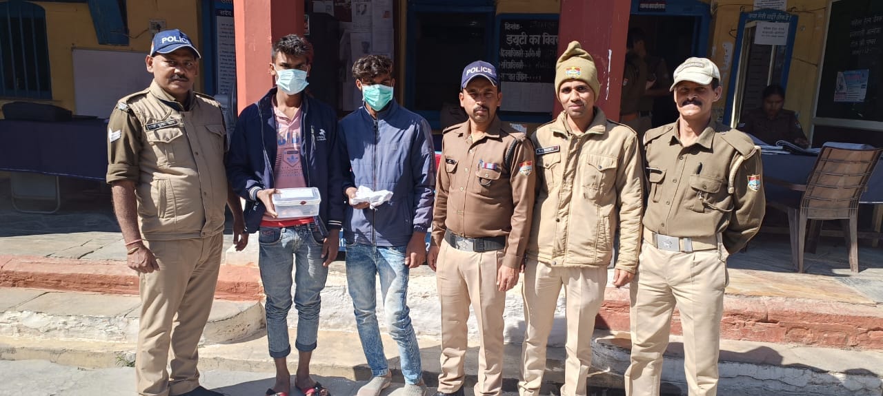 Two laborers stole pistol and cartridges
