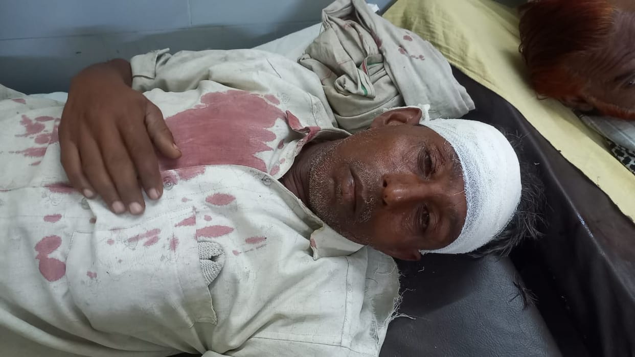 35 thousand looted after firing from two cattle traders in Atrauli