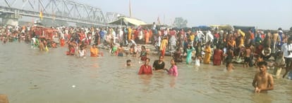 On Sharad Purnima, the banks of Patit Pavani echoed with the cheers of Mother Ganga.