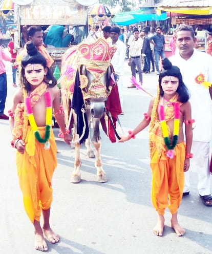 The praises of Lord Valmiki echoed