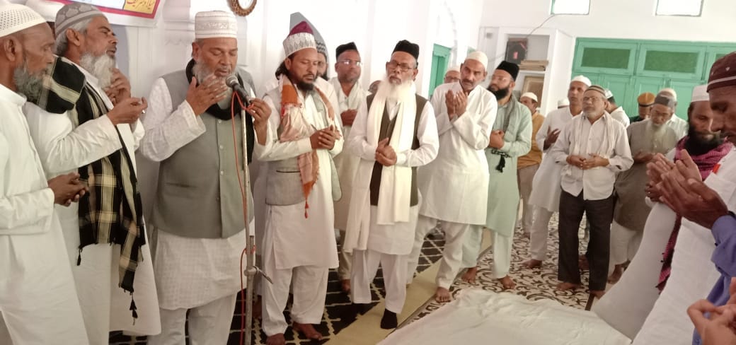 Celebrated Abdul Qadir Shah's Urs with devotion