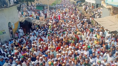 Nasir Mian laid to rest, crowd of devotees gathered