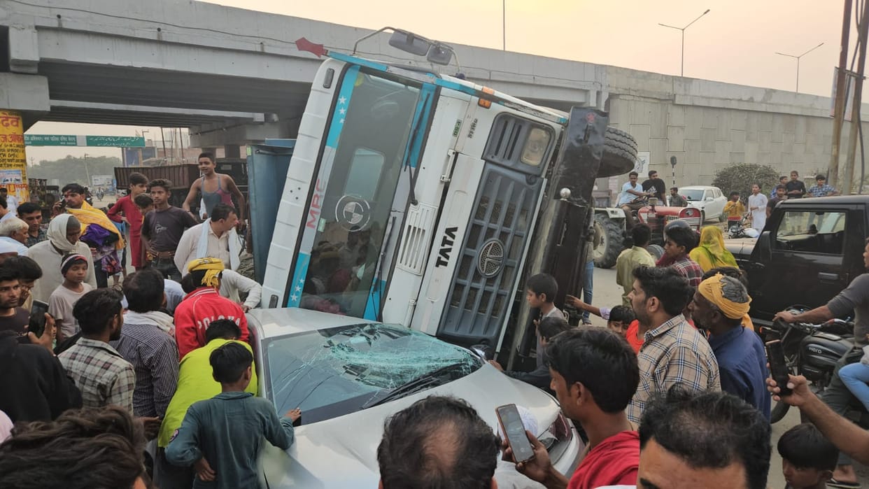 The sand dumper running away from ARTs overturned on the bride's car.