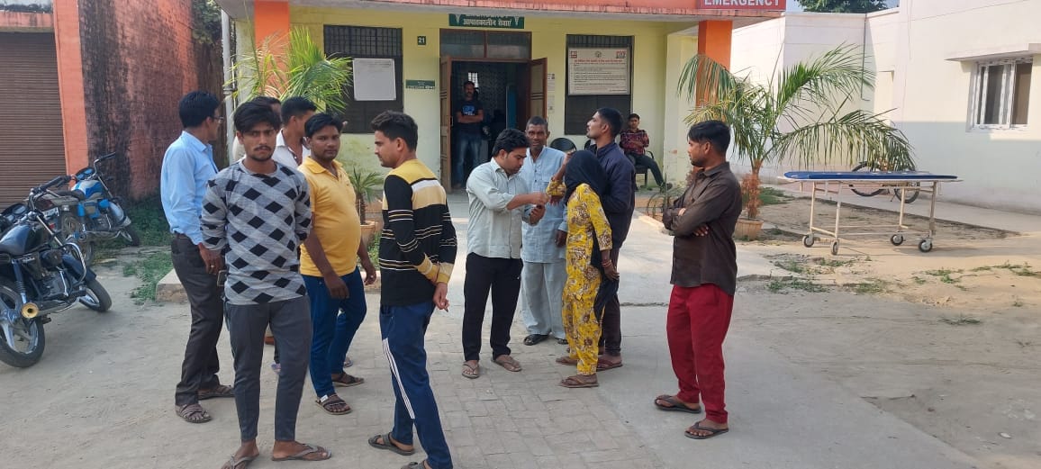 Father dies after being hit by train, son seriously injured