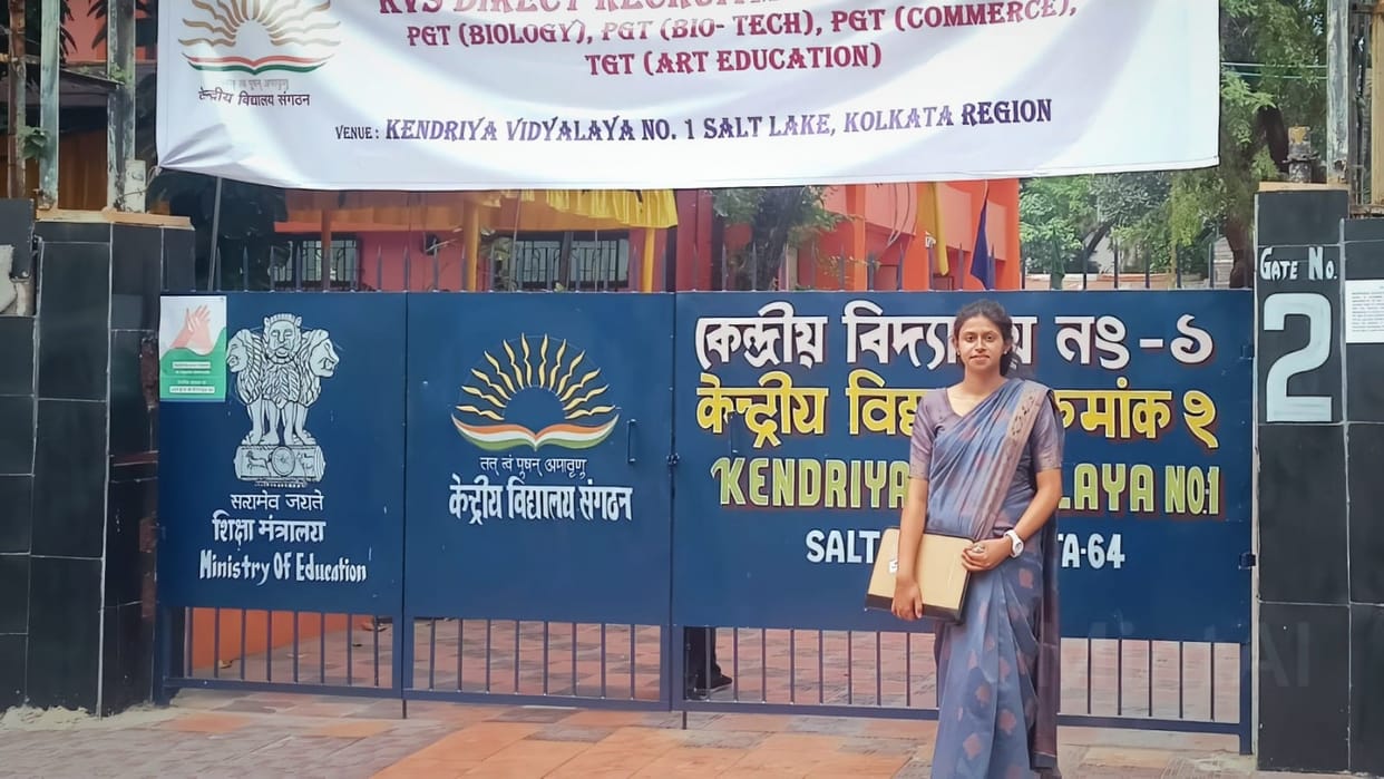 Priyanshi stood sixth in backward class in PGT Commerce appointment exam.