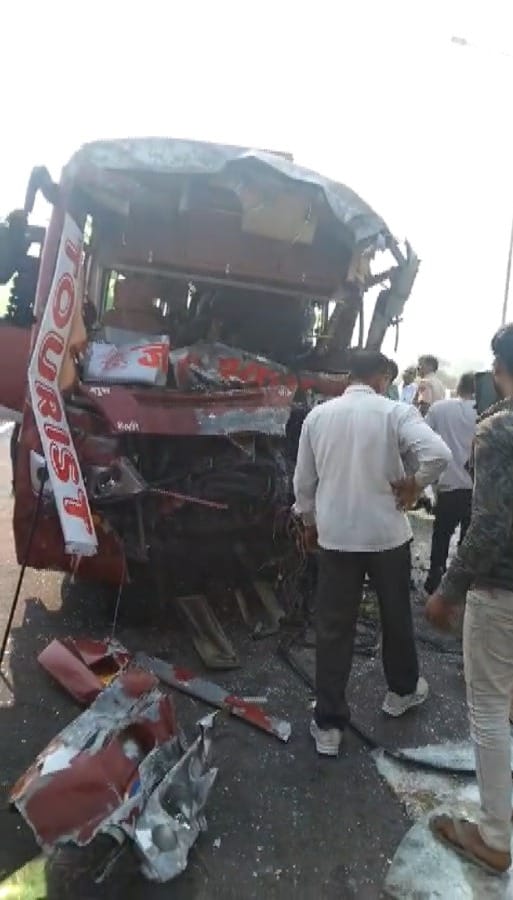 Bus full of tourists collides with truck, 21 injured