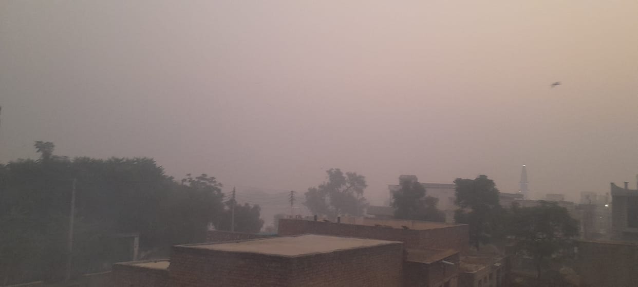 The air of the district is polluted, even breathing is difficult, AQI reached 416