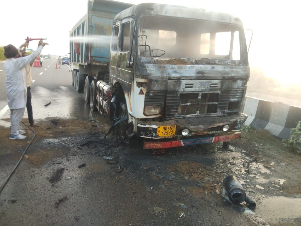 Fire broke out in trolley, fire brigade brought it under control