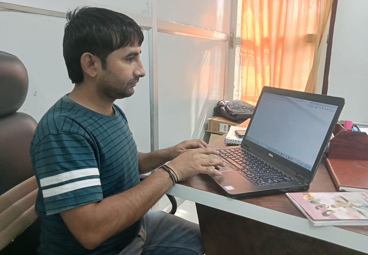 Work to correct errors in family identity card stuck due to server downtime throughout the day
