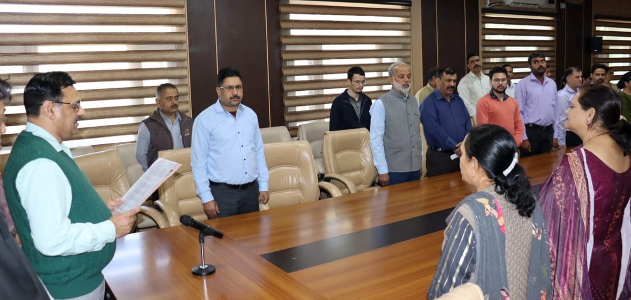 empolyees of dc office took oath of national unity and security