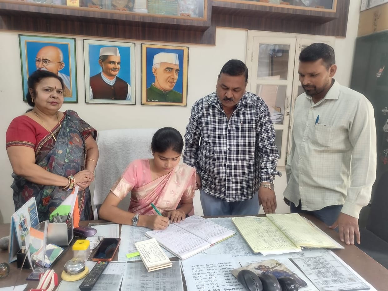 Student Vrinda became Principal of Inter College for a day