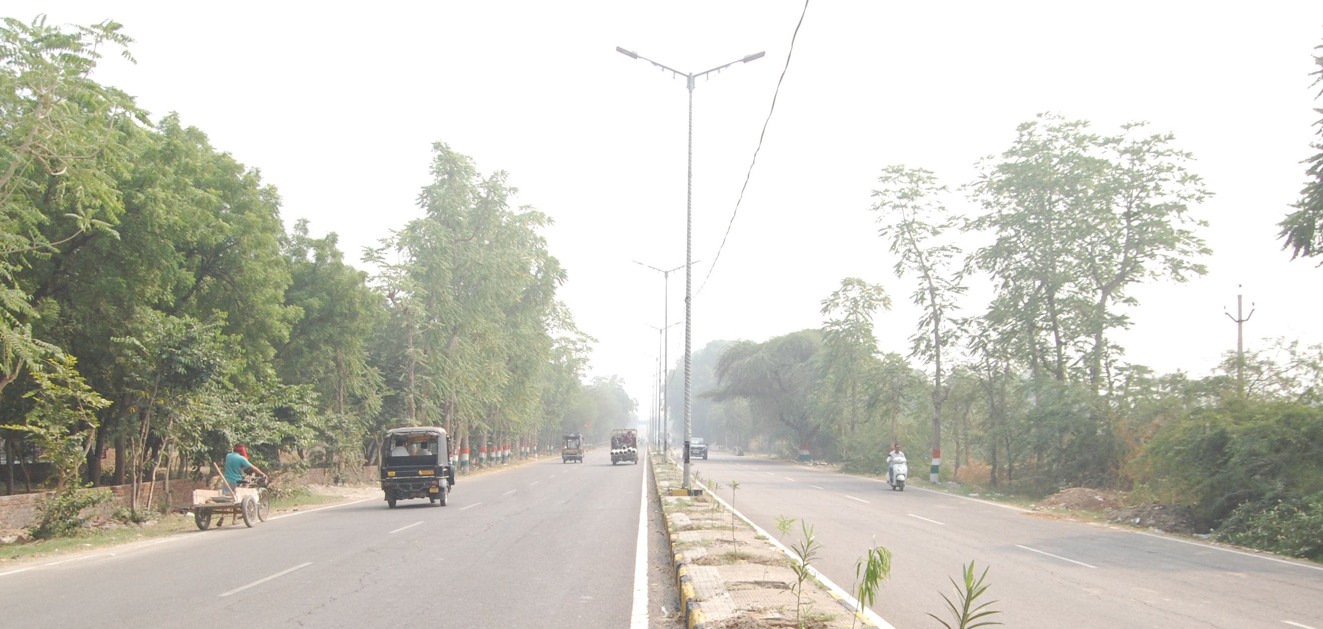 The air of the district is becoming poisonous, the city remains wrapped in a layer of pollution throughout the day.