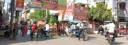 Police guard the intersections... still there is traffic jam all day long
