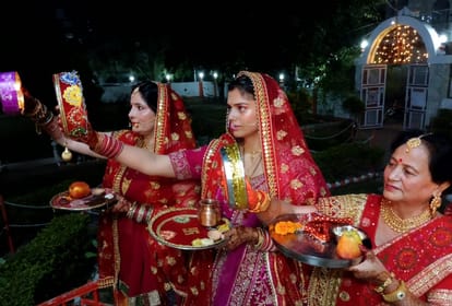 Seeing the moon, the married women broke the waterless fast of Karva Chauth.