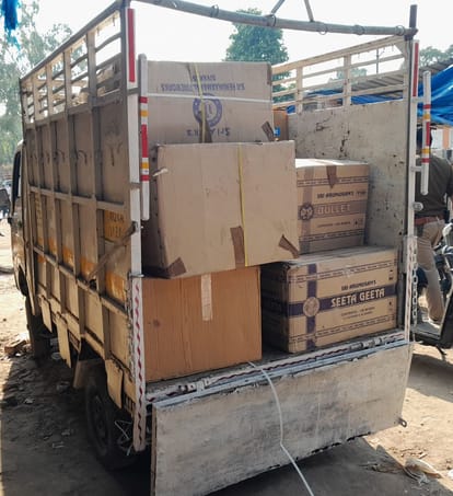 42 boxes of firecrackers recovered from transport in front of municipality office