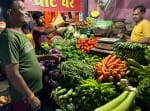 घोष कंपनी चौराहे पर हरी सब्जी की दुकान