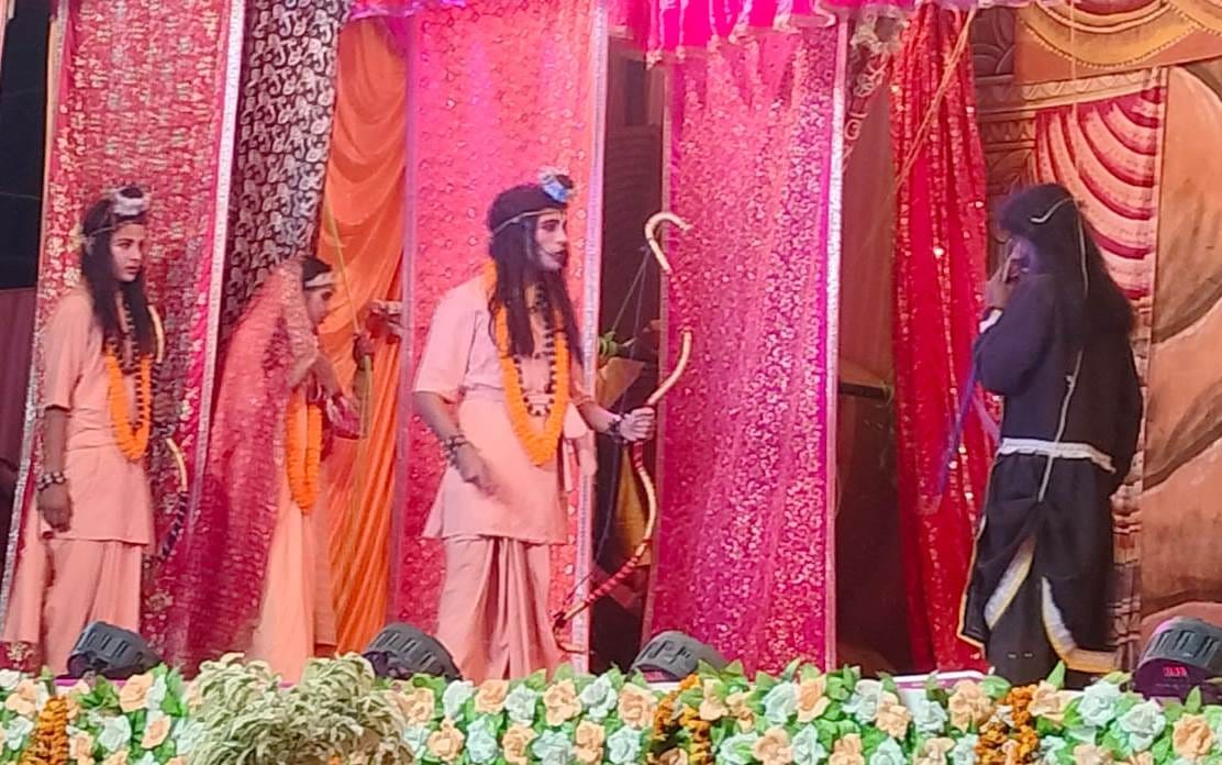Ram-Lakshman met Hanuman