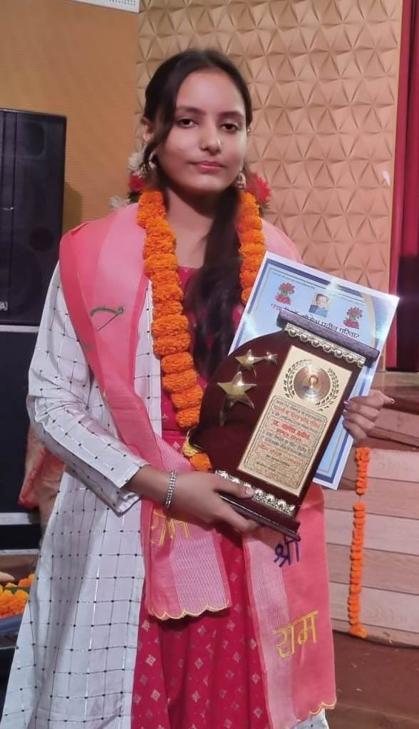 Rashi honored with Padmashree Dr. Yogesh Praveen